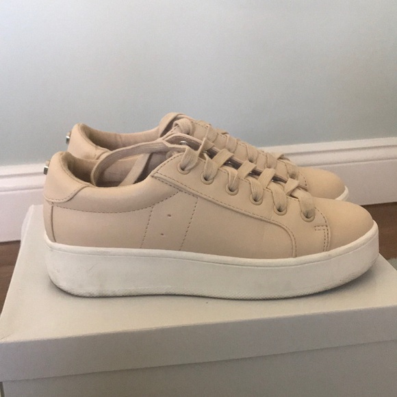 tan steve madden sneakers